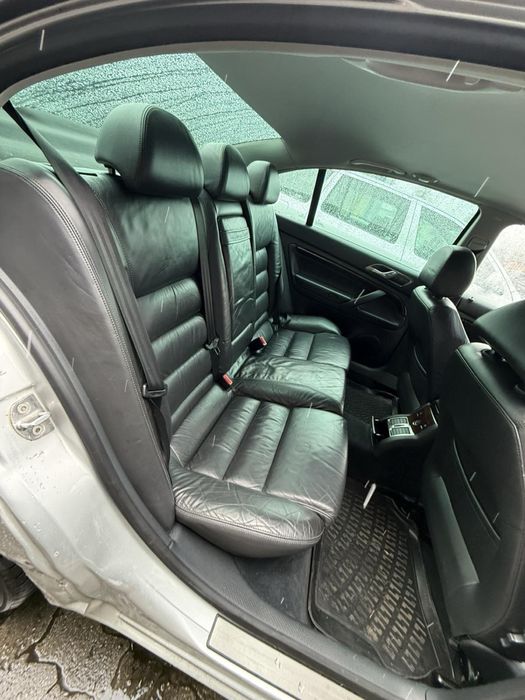 Шкіряний салон Skoda SuperB 1 чорний електро шкода суперб  кожа