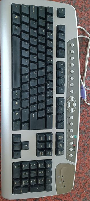 Teclado para Computador - a funcionar - BARATÍSSIMO