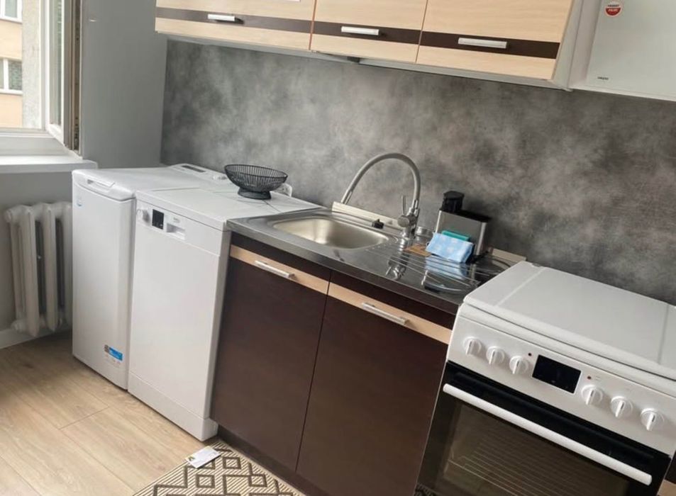 Wynajmę kawalerkę po remoncie - bezpośrednio!