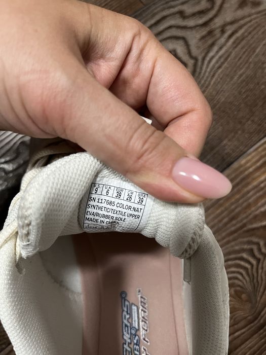 Кросівки Skechers розмір 39