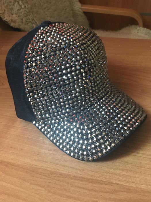 Czapka z cyrkoniami-nowa
