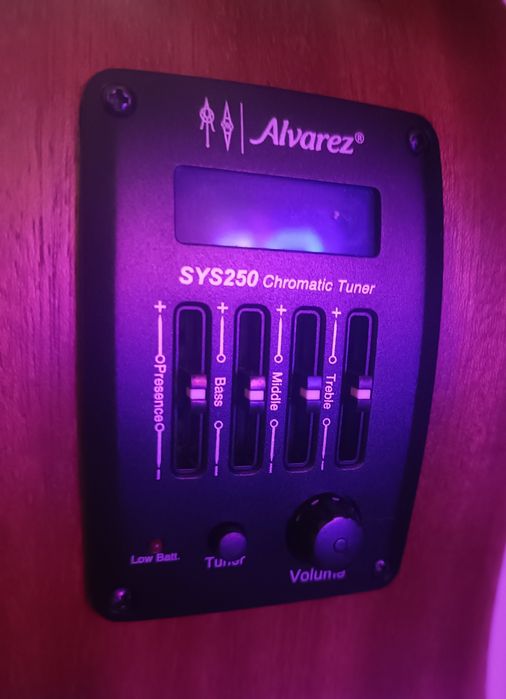 Guitarra Álvarez Electro-acústica