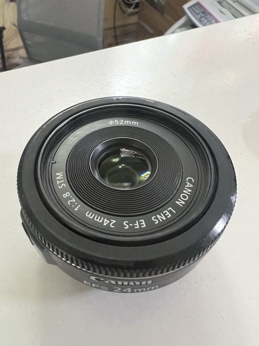 Обʼєктив обьектив Canon EF-S 24mm f/2.8 STM