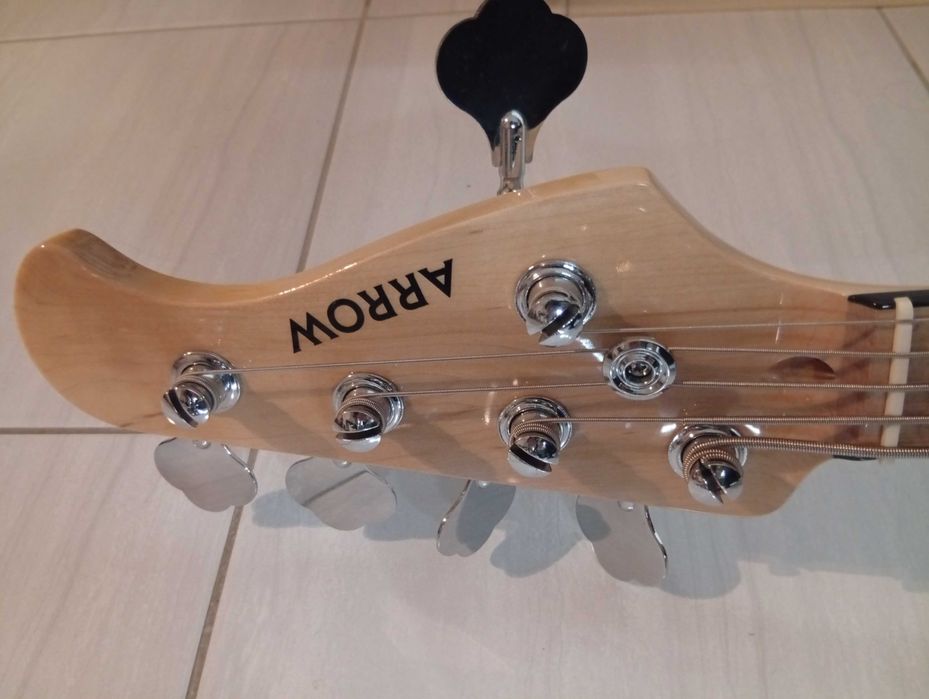Gitara basowa 5 strun