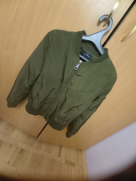 Продам               курточки