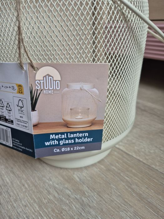 Metalowy ozdobny lampion