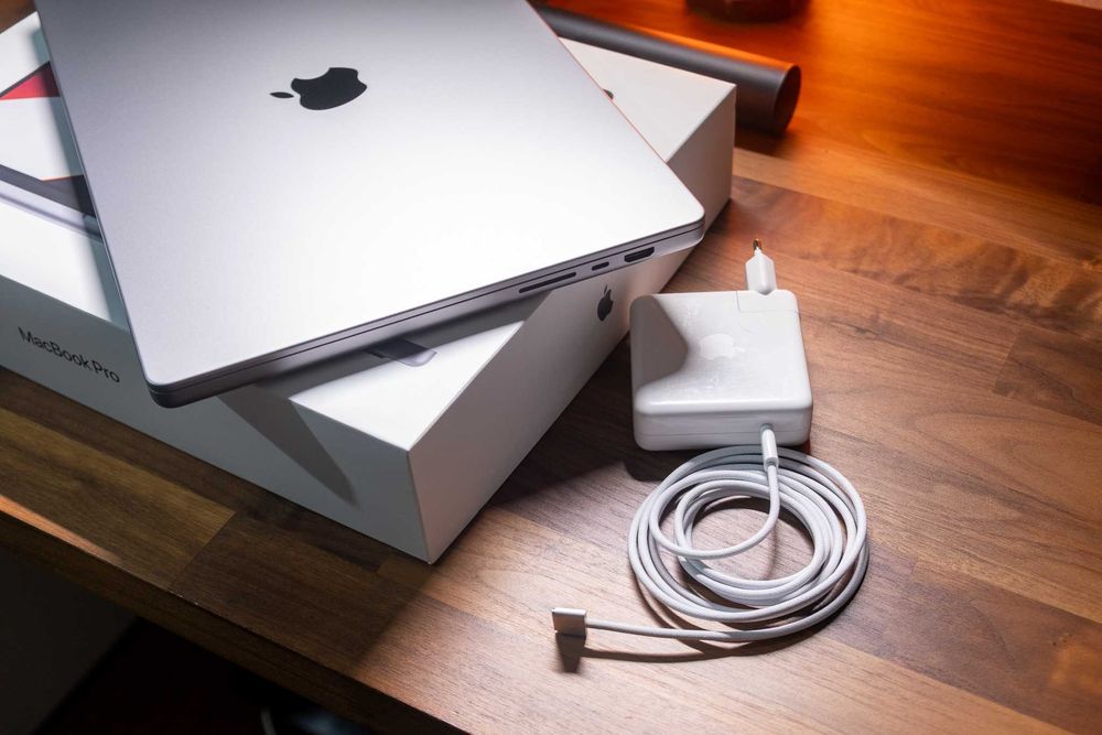 MacBook Pro 16" M1 Pro – 16GB RAM / 512GB SSD - COMO NOVO