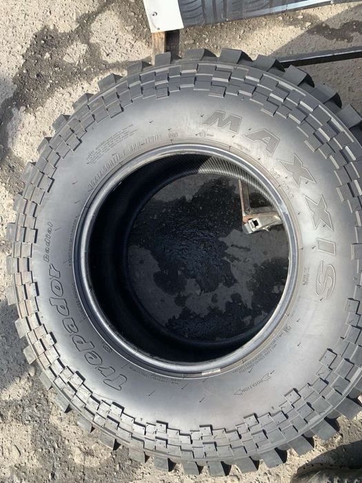 Шини  35*12.50R15LT екв розміру 315/70/17 Maxxis 16мм