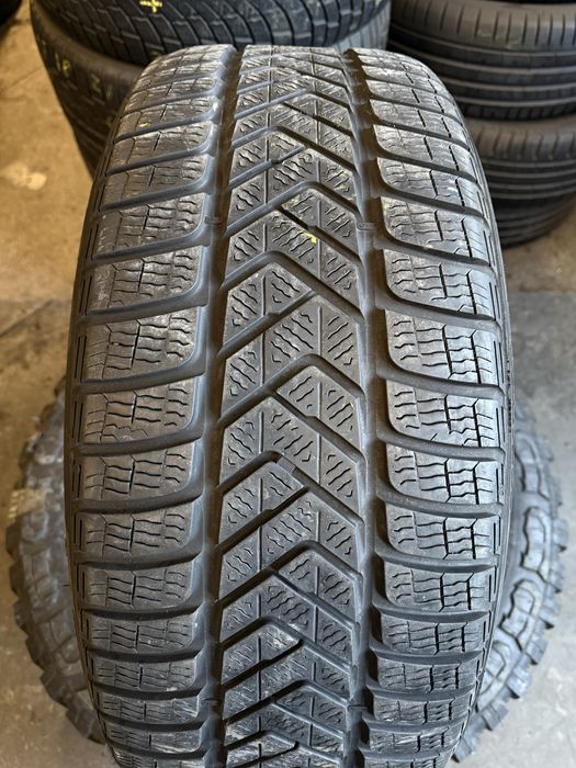 Шина Зимова 255х45хR19 PIRELLI Sottozero 3 / 1шт / Розпаровка / 2024р