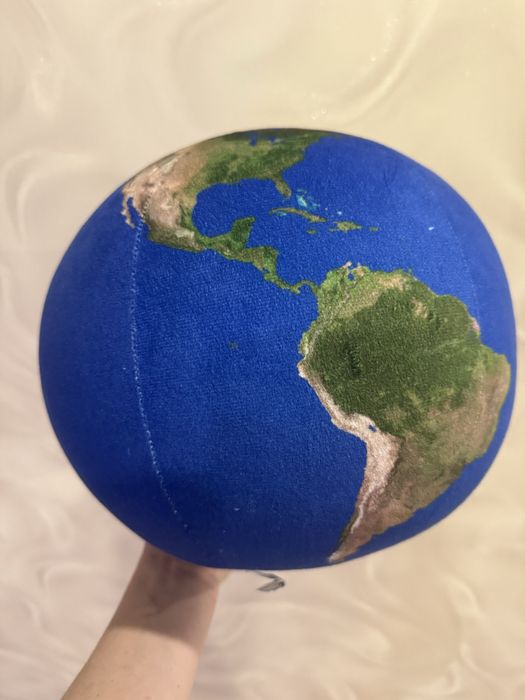 Подушка игрушка глобус 30см