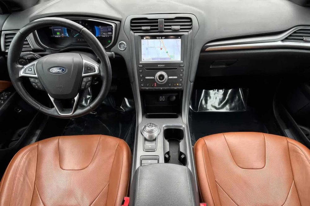 Ford Fusion Hybrid Titanium      2019