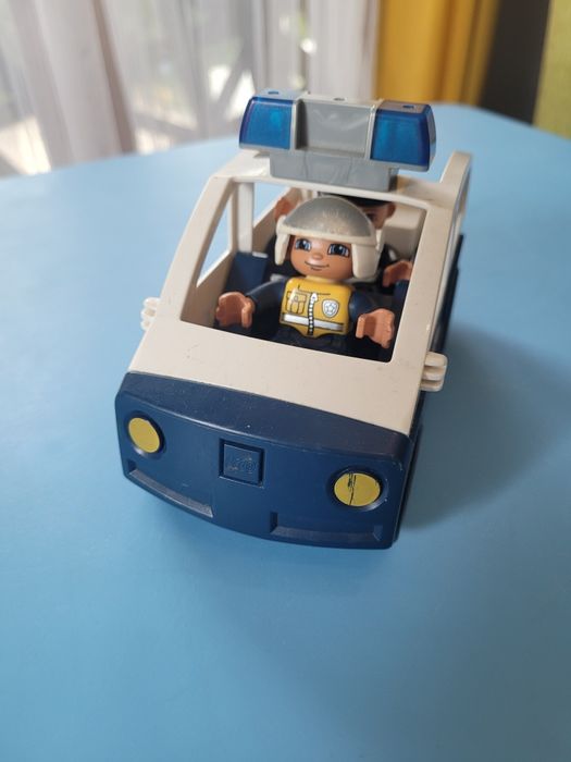 Autko policyjne lego duplo