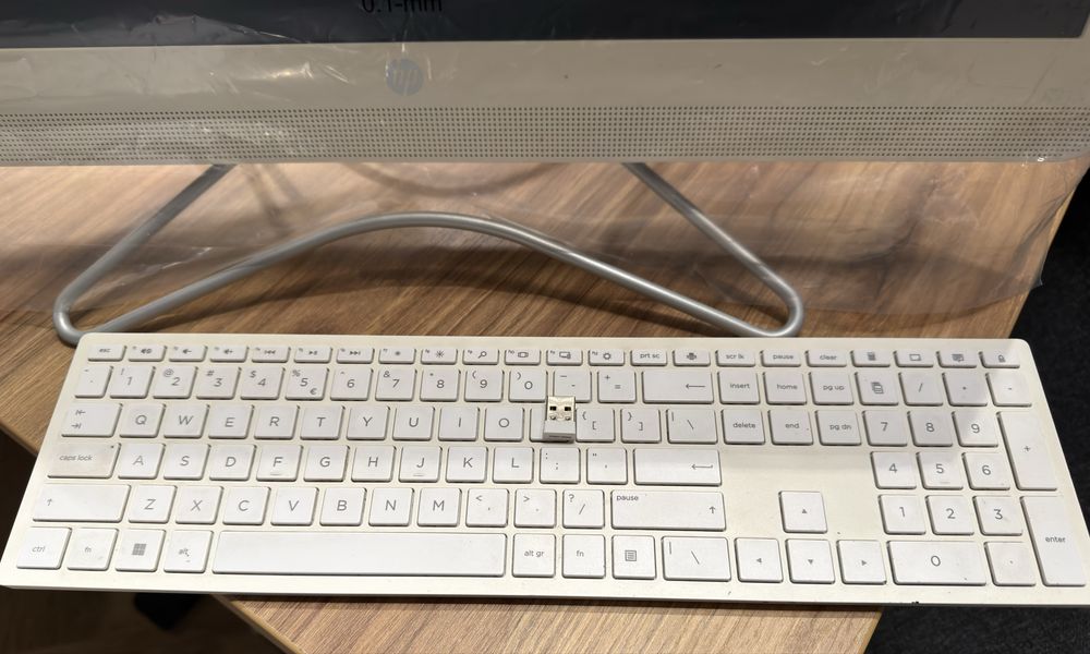 Komputer all in one HP AIO 24-E0XX