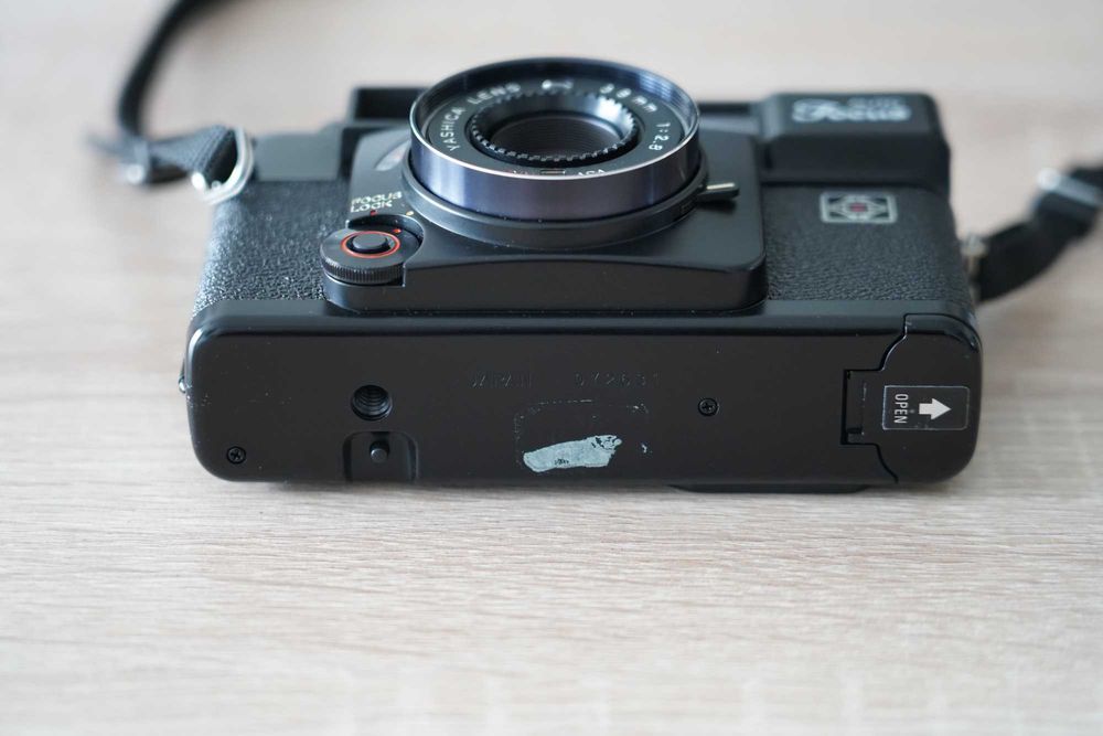 Yashica Auto Focus aparat analogowy