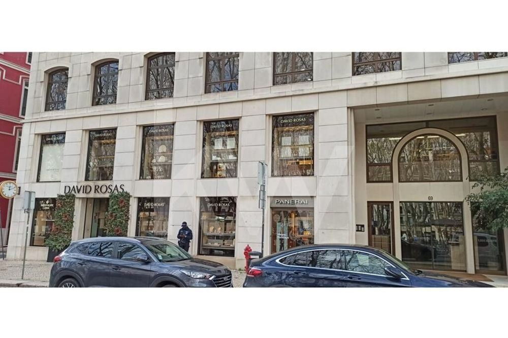 Escritório na Av. da Liberdade 69 - Edifício Espaço Liberdade - com Re