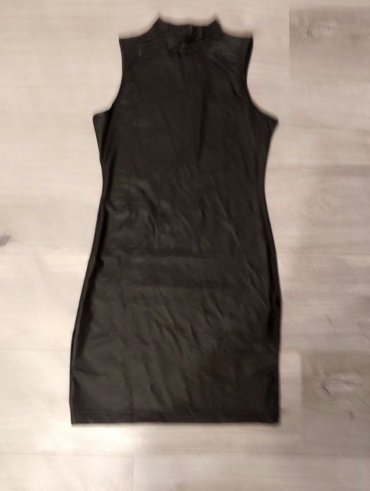 Nowa sukienka z latexu rozmiar M