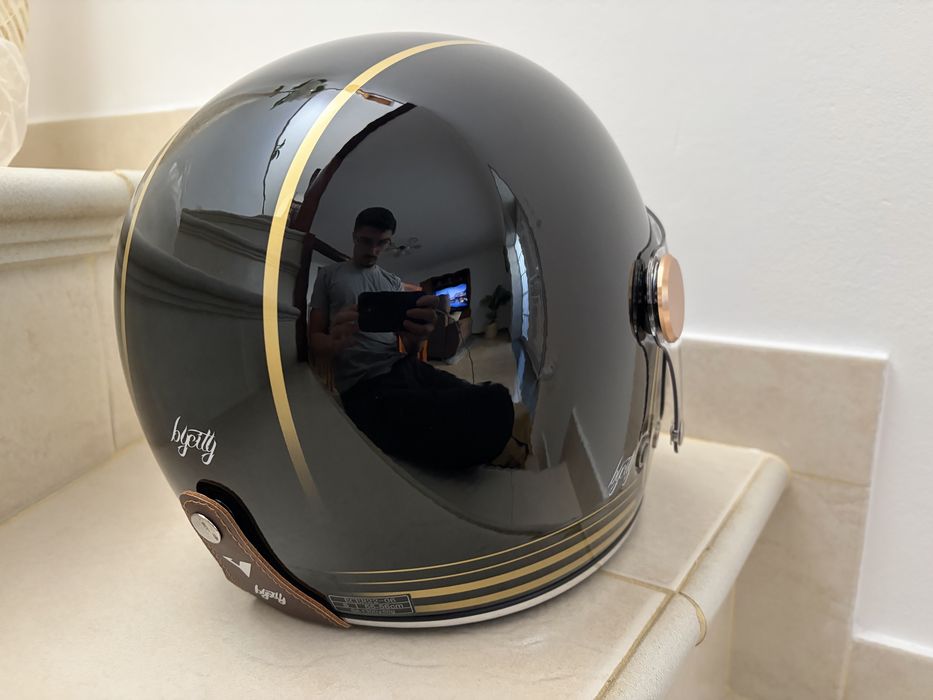 Capacete By City