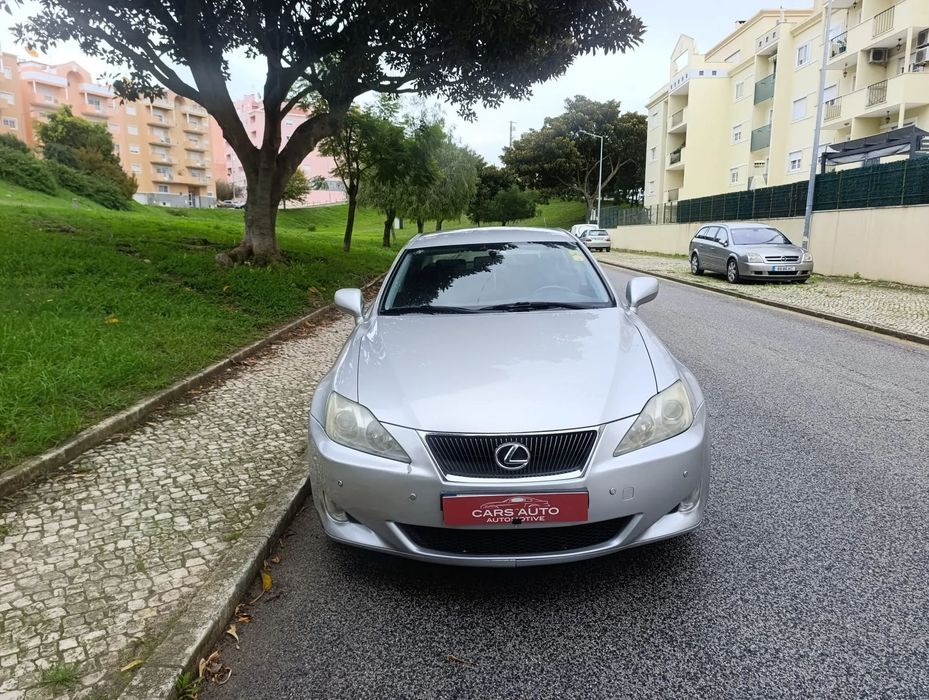 Lexus IS 220
