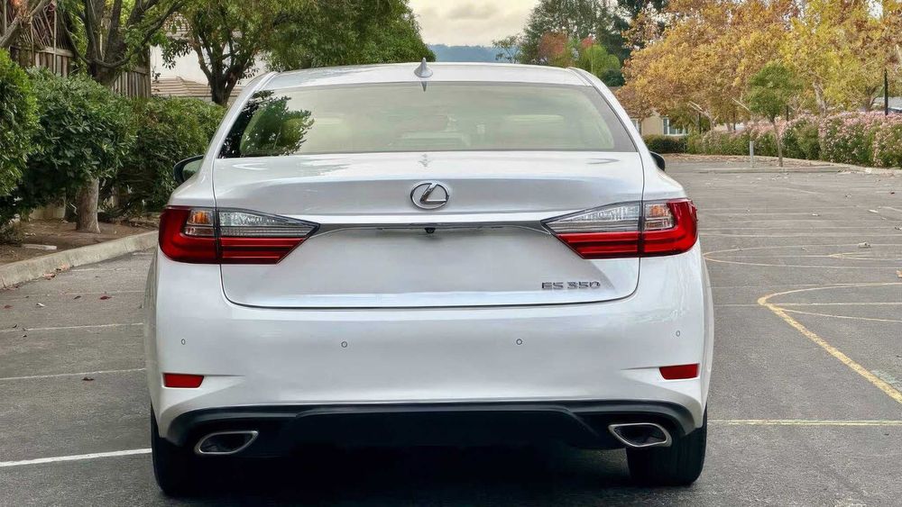 Lexus ES 350      2016