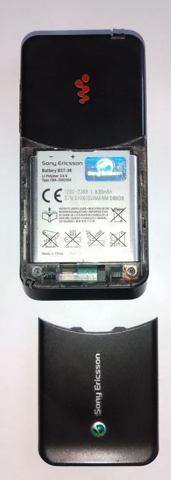 Продам ретро телефон Soni Ericsson W580i.