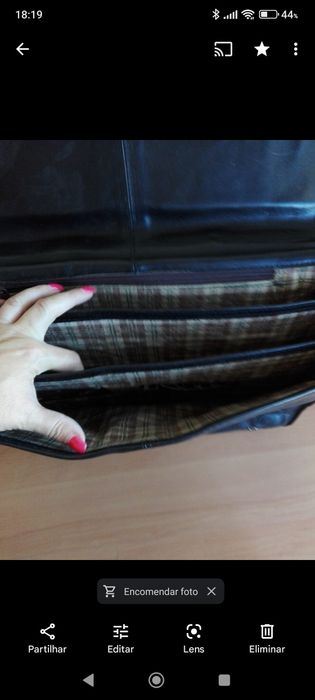 Mala de pele preta unissexo