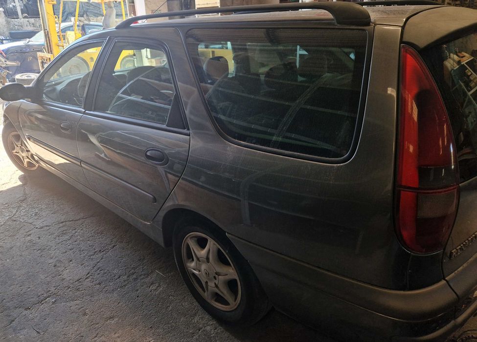 Renault Laguna para peças