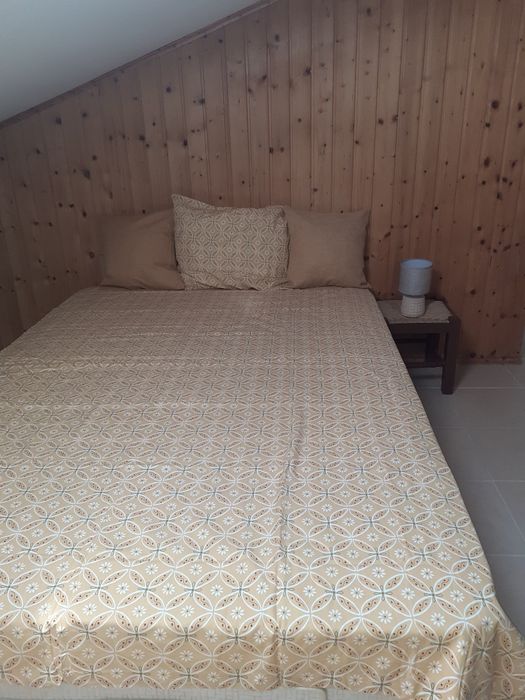 Cama baixa com colchão