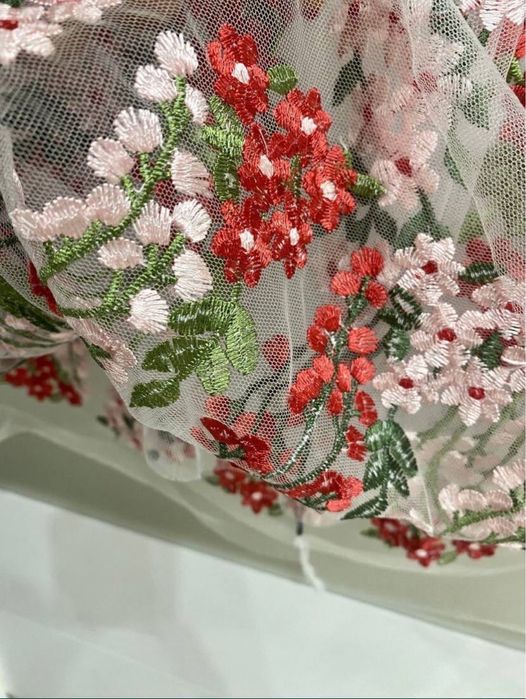 Юбка з вишивкою