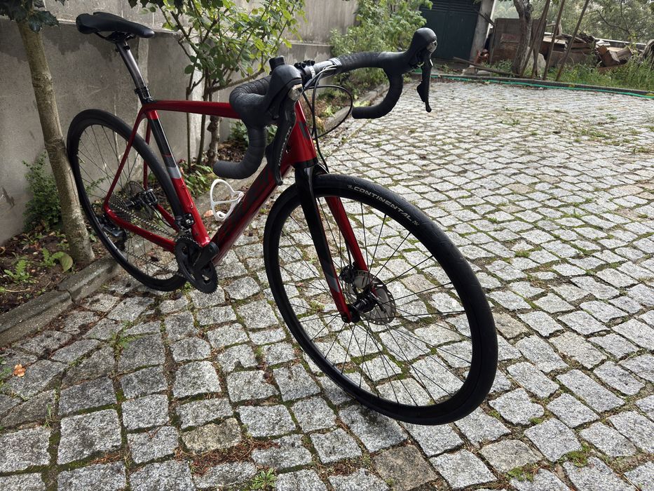 Bicicleta COLUER Invicta Carbon Disc 6.0 ULTEGRA