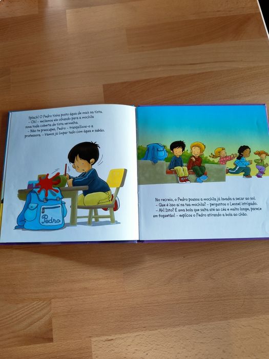Livro infantil "Pedro vai à escola"