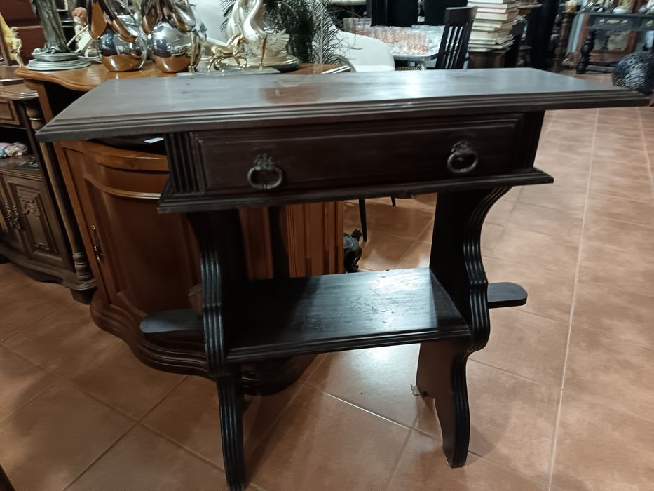 Móvel rustico de apoio