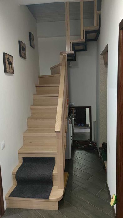 Продається трикімнатна квартира (частина будинку)