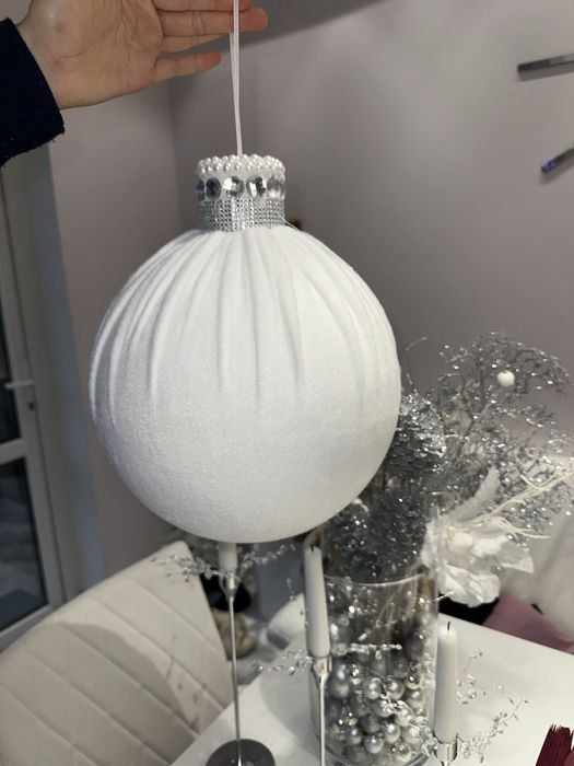 Куля велика новорічна на ялинку