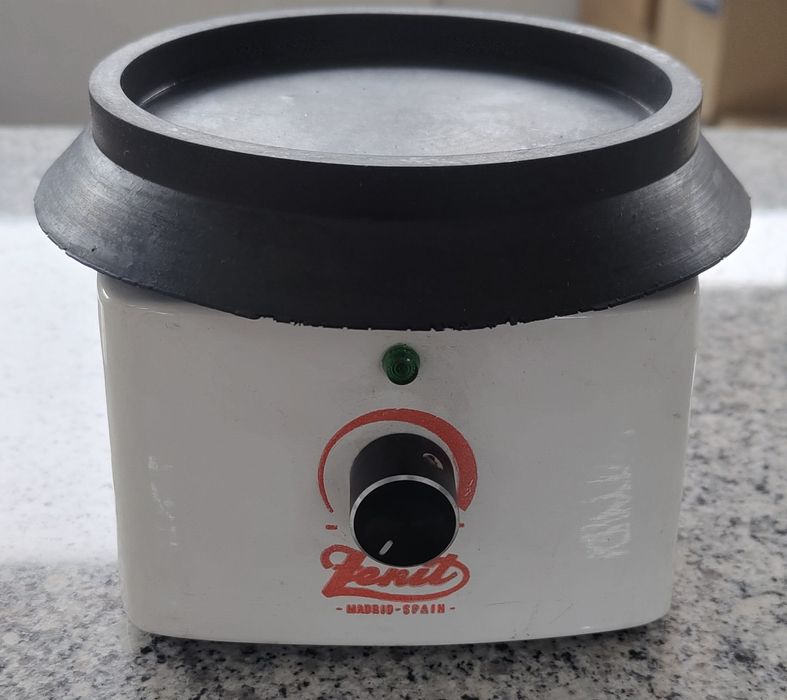 Vibrador de gesso dentária