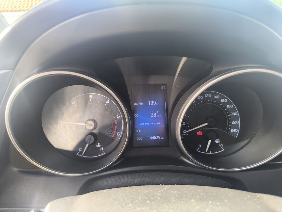 Toyota Auris Touring Sports — fotografia 8