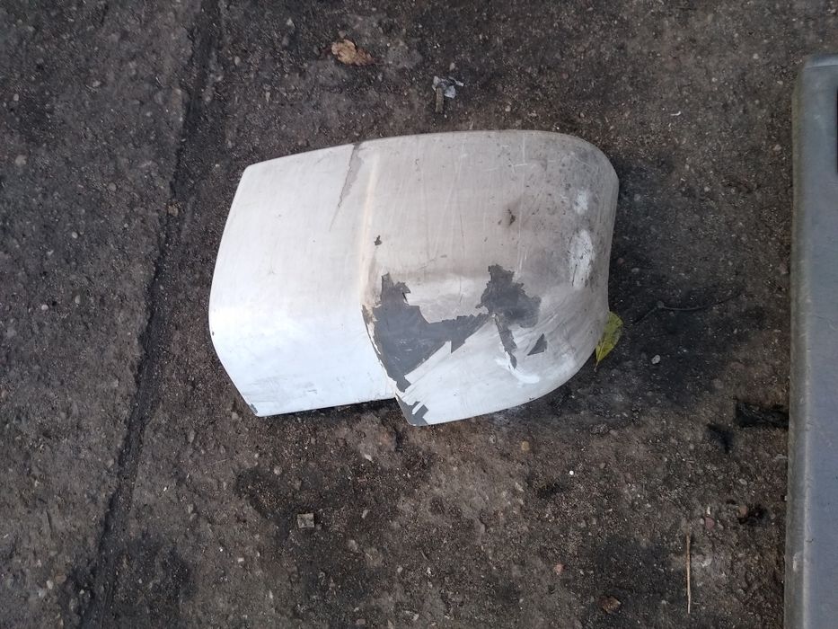 Zderzak tył narożniki Mercedes sprinter 00-06r komplet