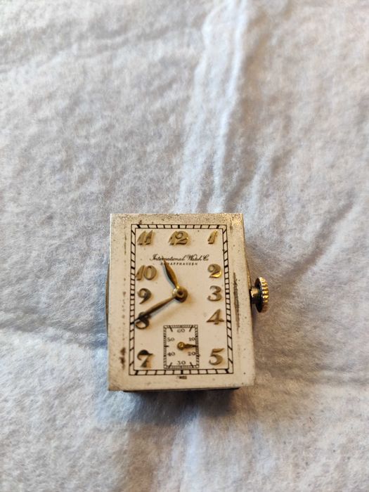 IWC Tank Tonneau, Tank, 14K Gold, Art Deco, Cal. 87 - classic