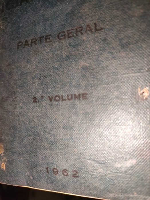 Livros antigos Manual do Oficial Miliciano vol. I & II 1962