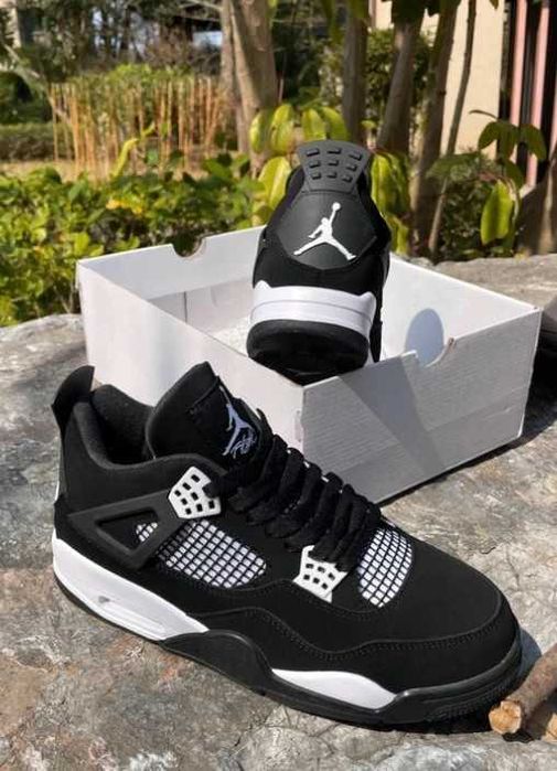 Jordan 4 Retro White Thunder R.43