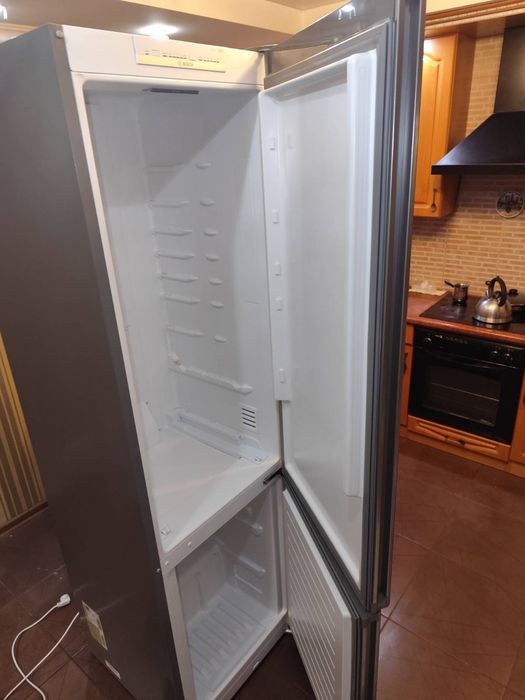 Холодильник Bosch KGN39VL316
