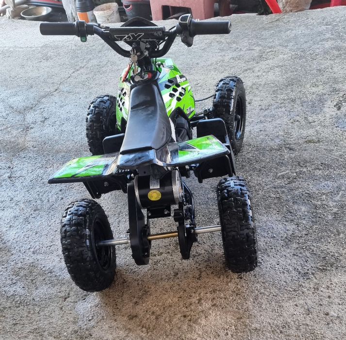 Moto quatro de criança