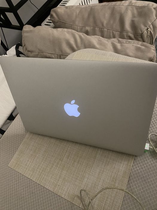 MacBook Air 2015 – Fiável, Rápido e Pronto a Usar