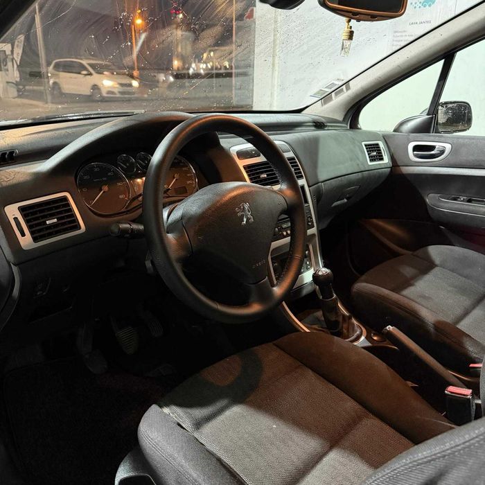 307 sw 1.6 hdi black & silver edition