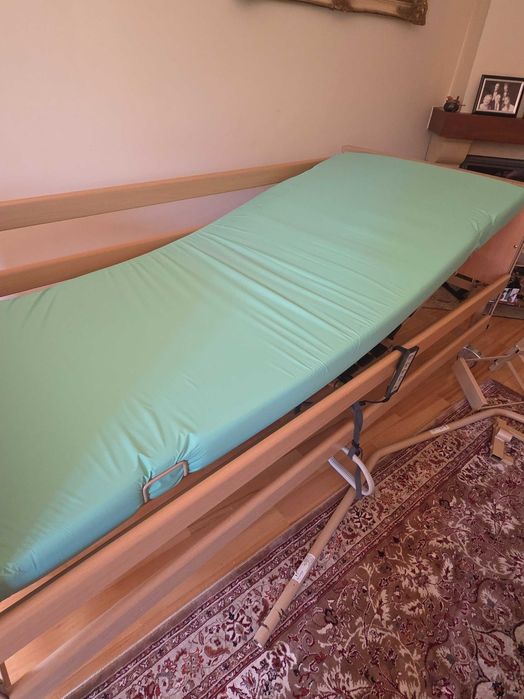 Łóżko rehabilitacyjne medyczne Burmeier + materac, elektryczne, pilot