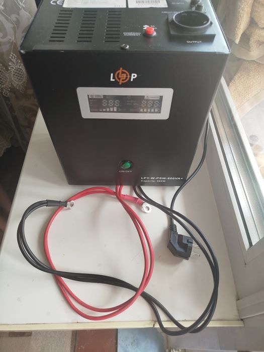 Джерело безперебійного живлення LogicPower LPY-W-PSW-800VA+ потужністю 560 Вт.