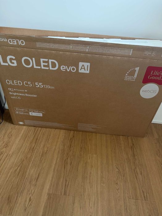 LG OLED 139cm C5 televisão (e mesa para TV)