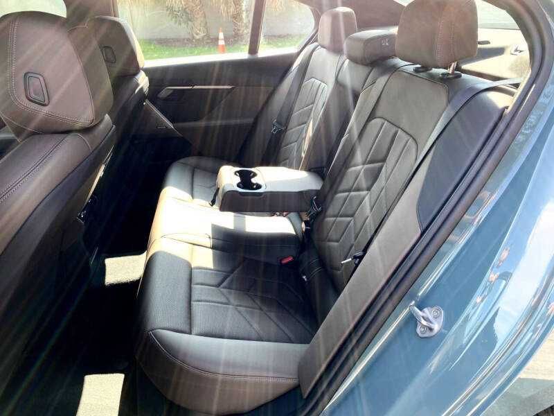 2024 BMW 5 Series 530i