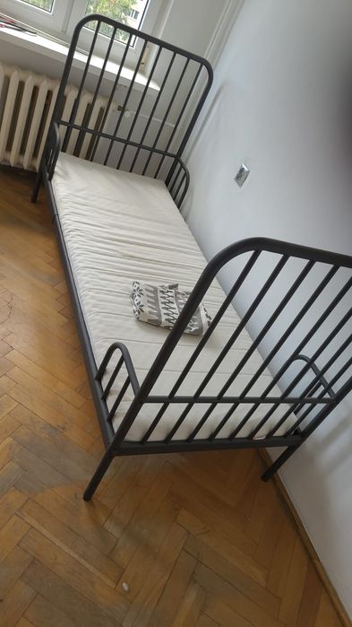 Łóżko jednoosobowe