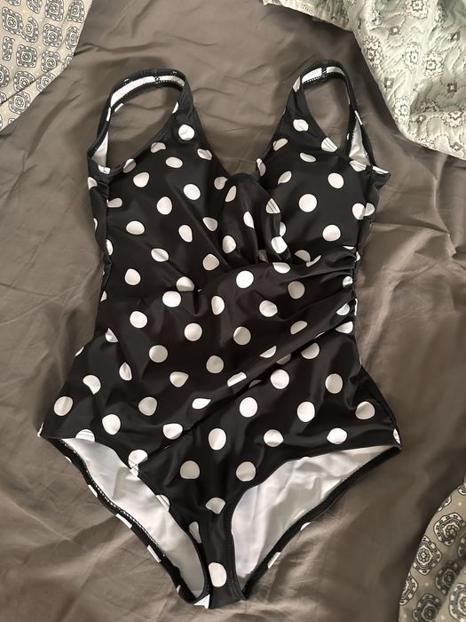 Fato de banho preto com bolinhas brancas- estilo reto elegante