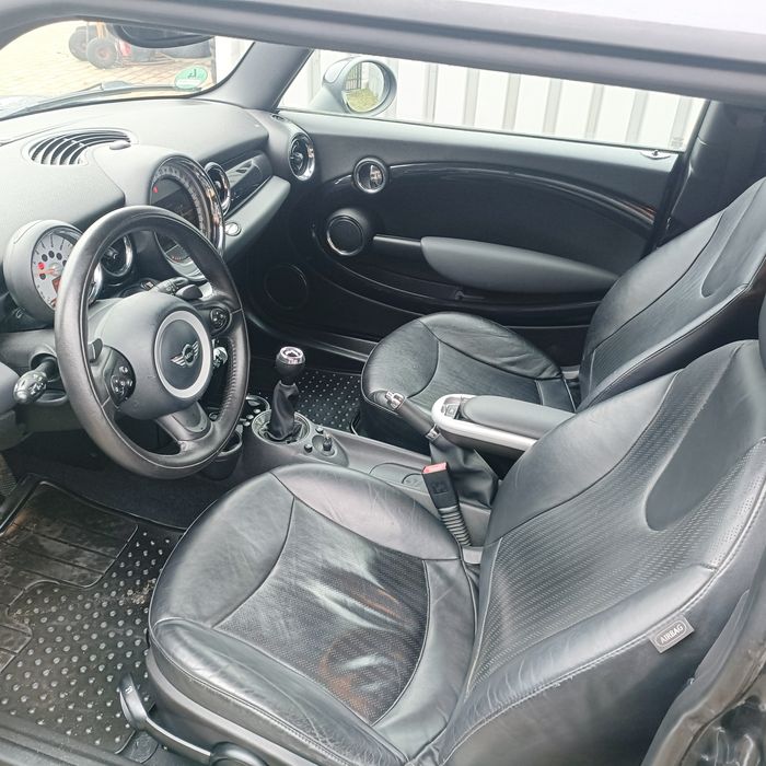 MINI Cooper S 1.6 Benzyny 120km